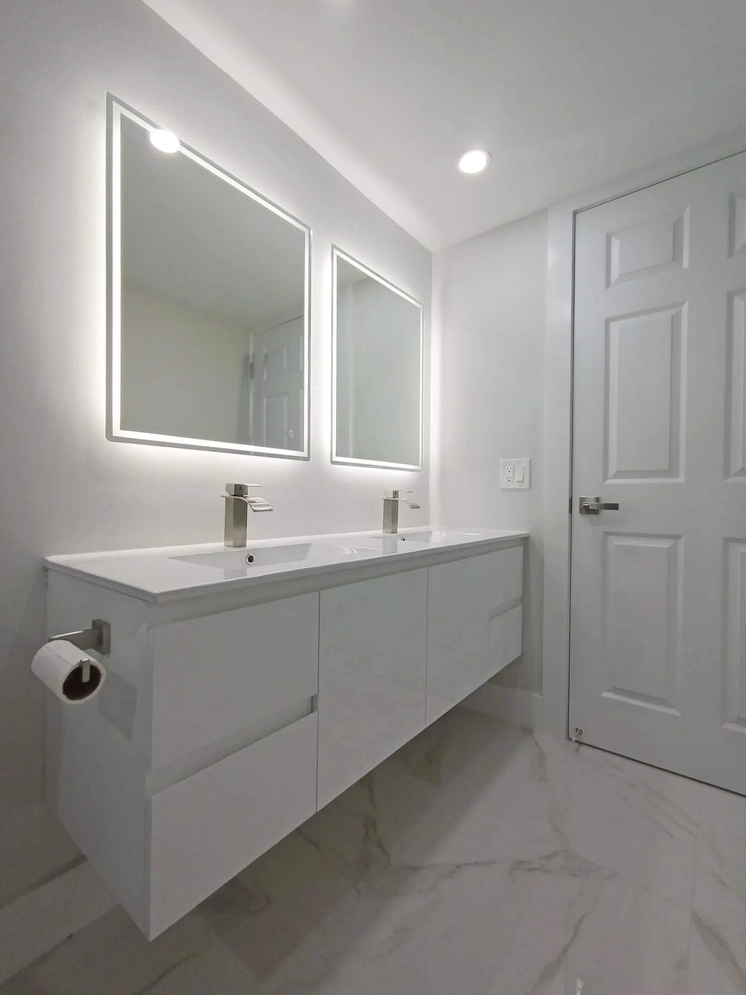 7320 Amberly Lane, #305