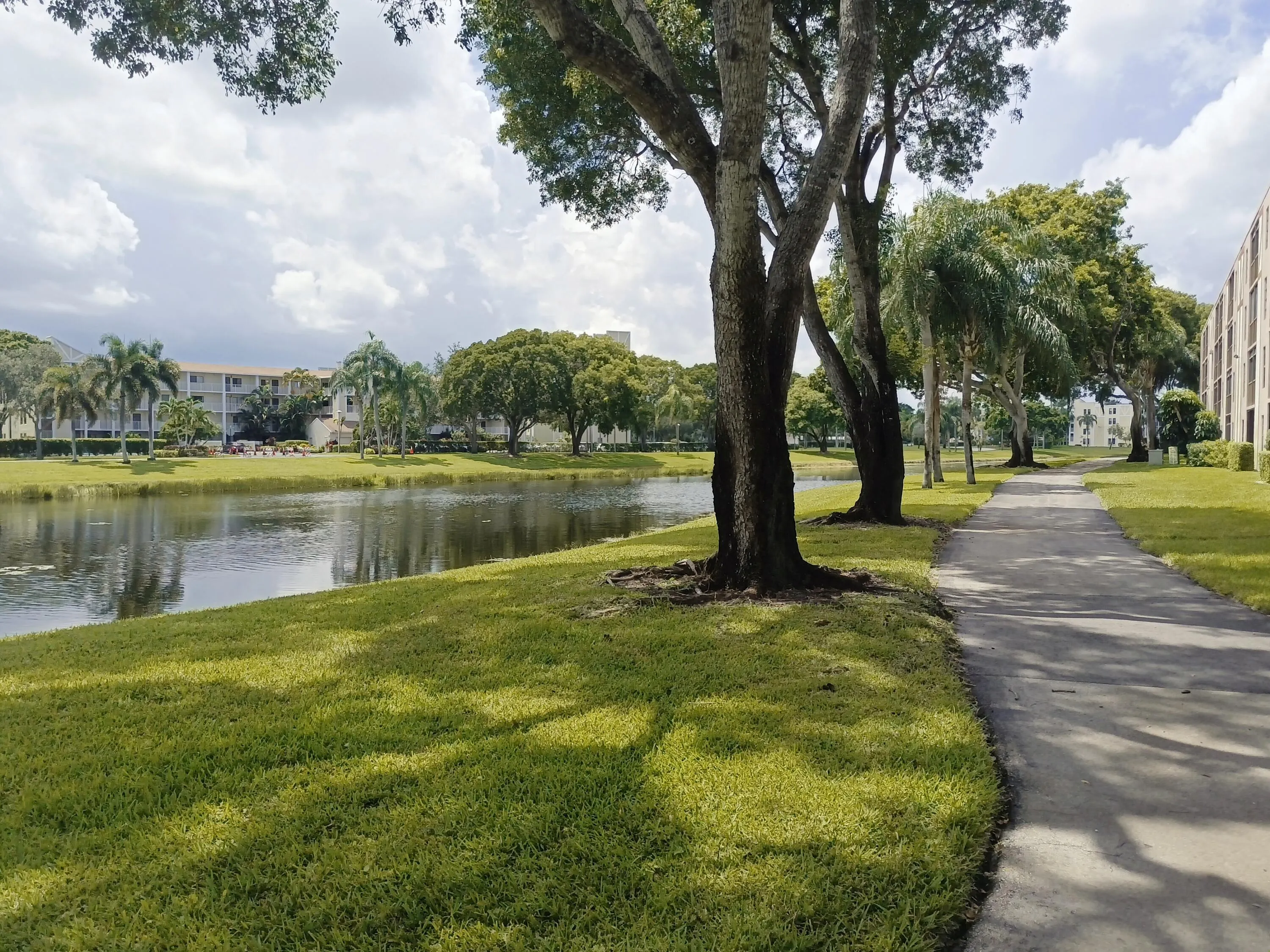 7320 Amberly Lane, #305