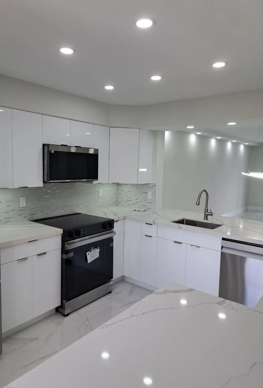7320 Amberly Lane, #305