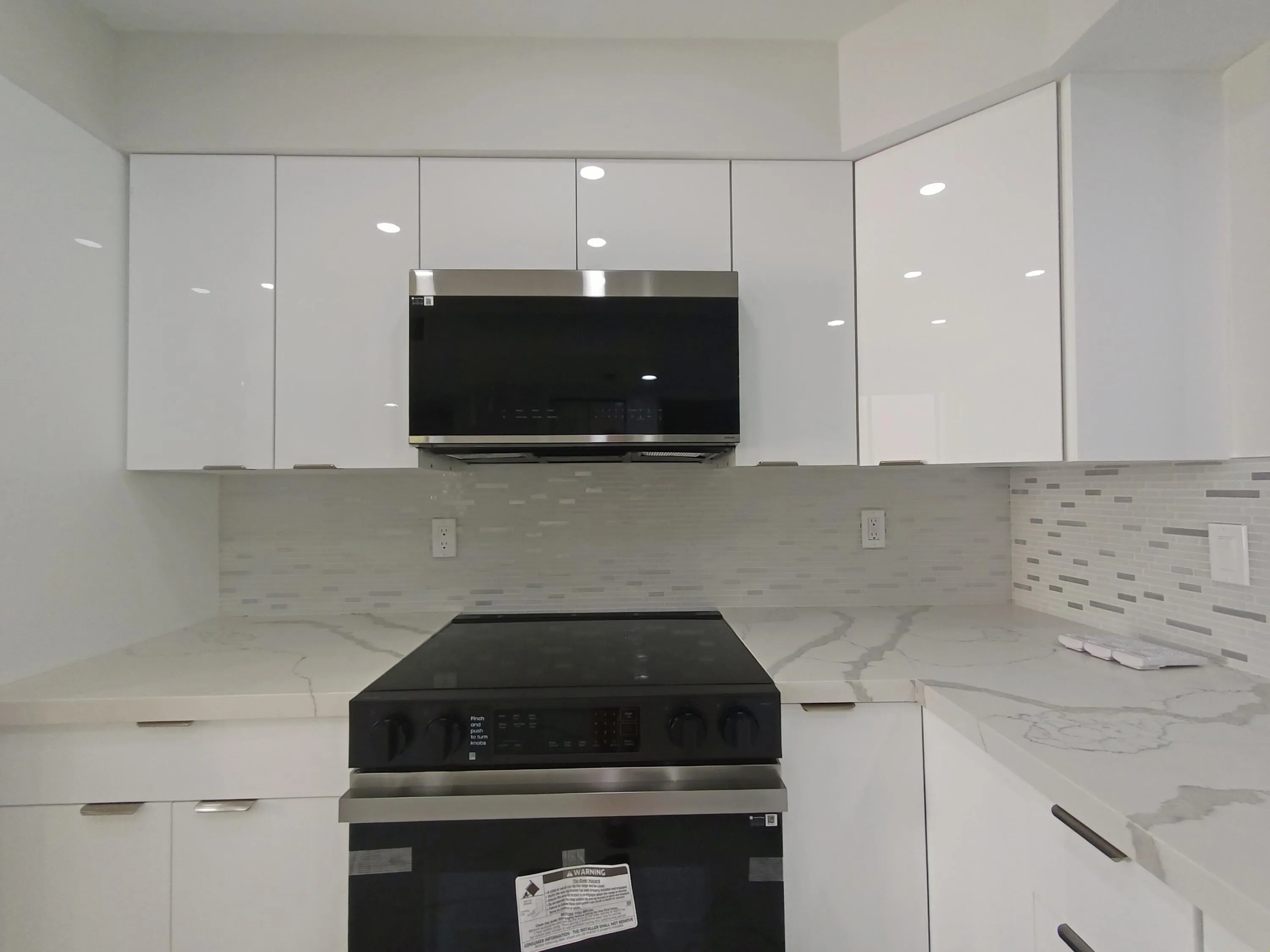 7320 Amberly Lane, #305