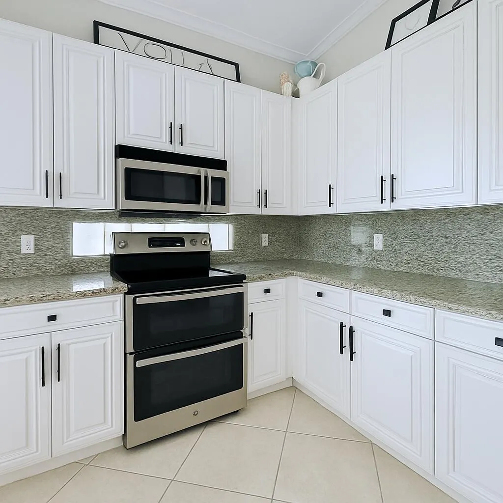 2394 Kemps Bay