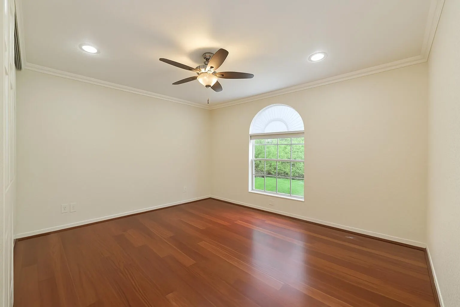 2394 Kemps Bay