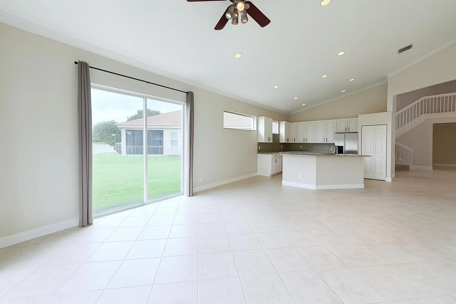 2394 Kemps Bay