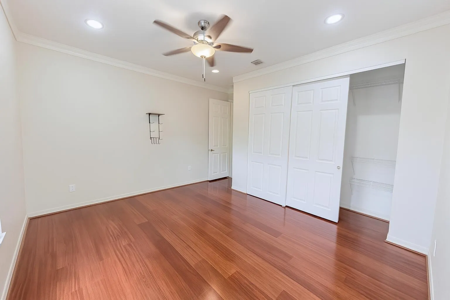 2394 Kemps Bay