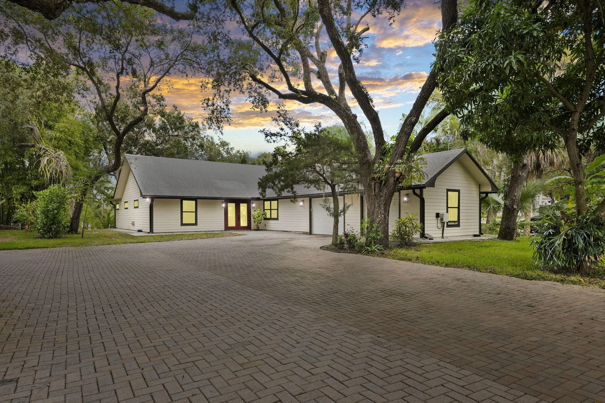 659 SE Saint Lucie Boulevard