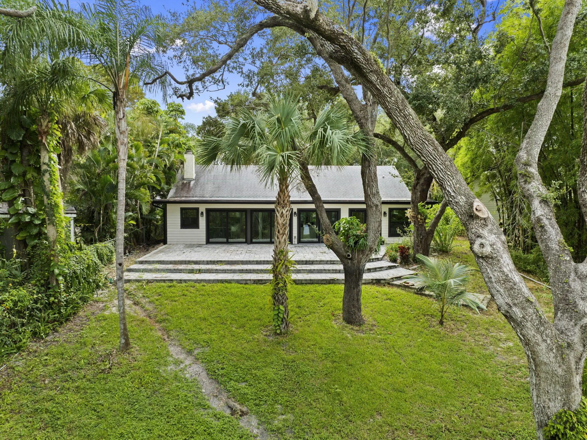 659 SE Saint Lucie Boulevard