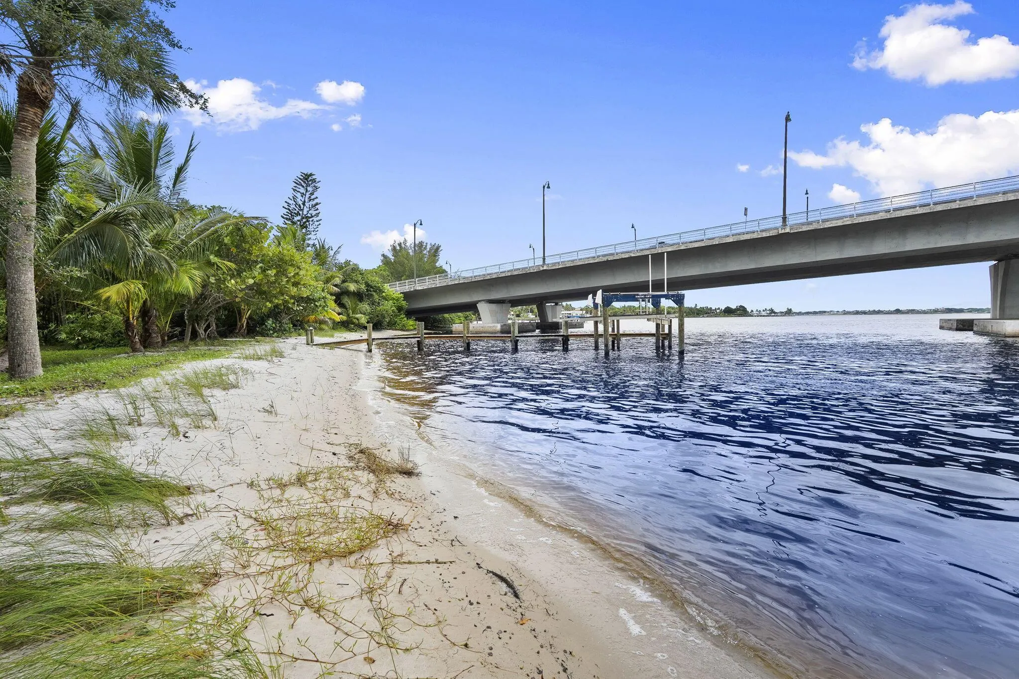 659 SE Saint Lucie Boulevard