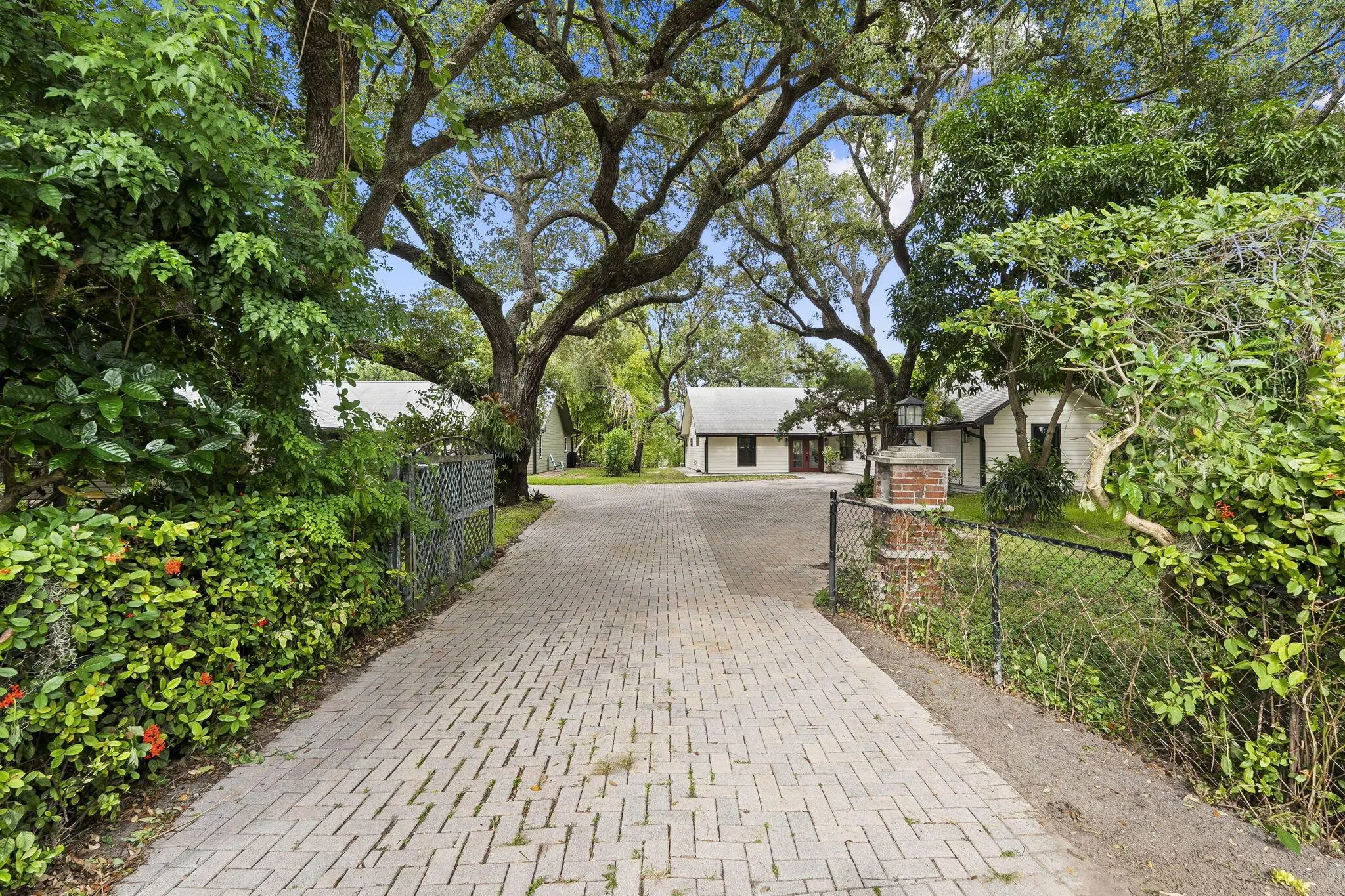 659 SE Saint Lucie Boulevard