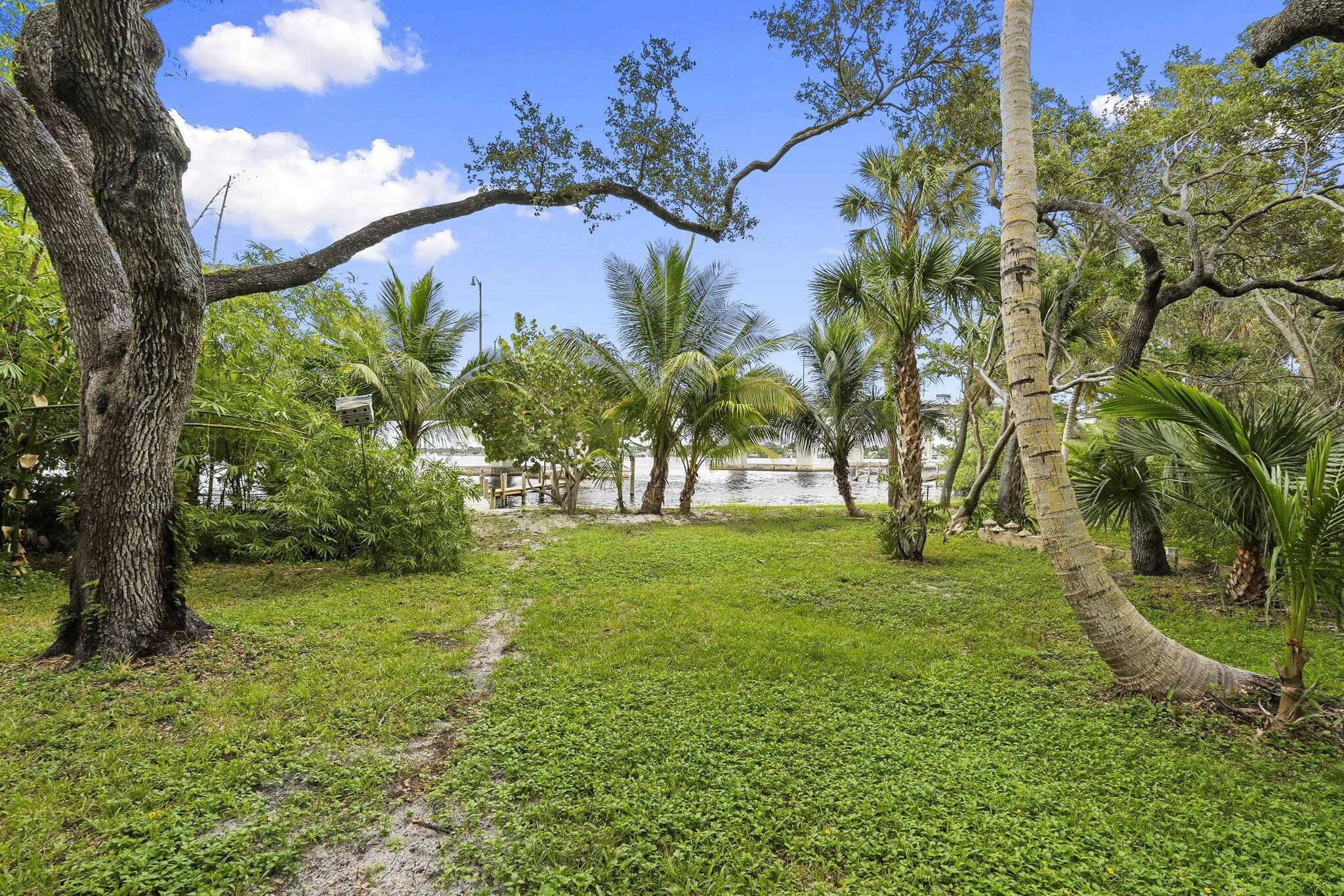 659 SE Saint Lucie Boulevard