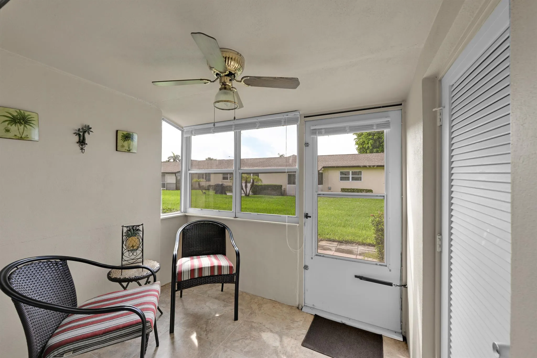 4796 Cresthaven Boulevard, #B