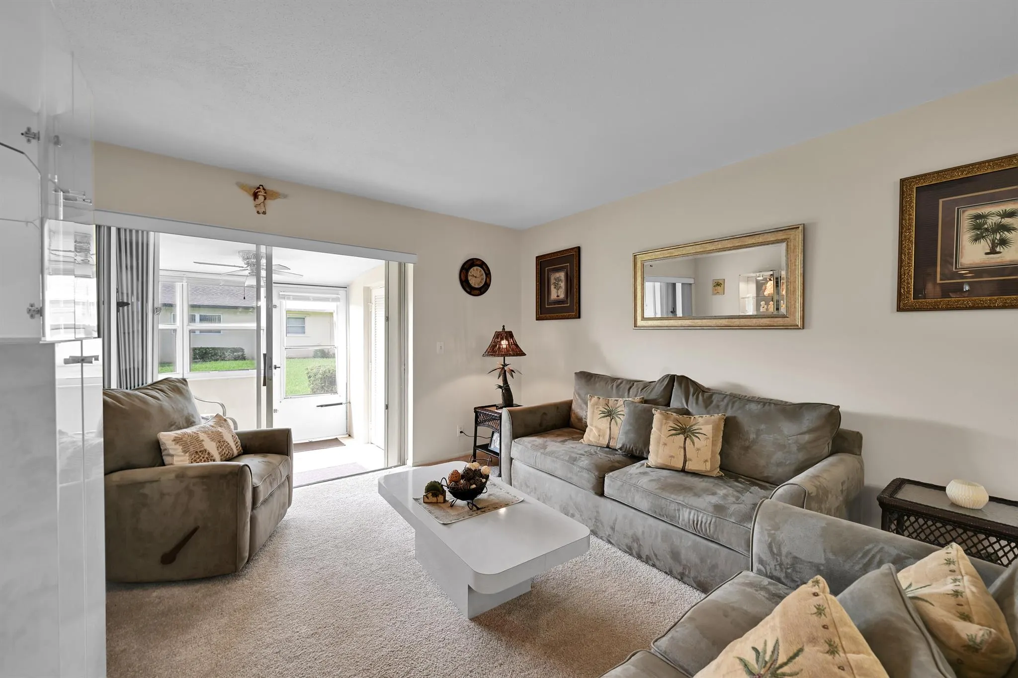4796 Cresthaven Boulevard, #B