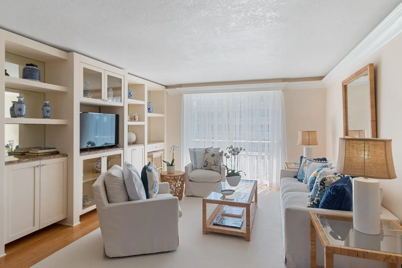 139 Sunrise Avenue, #4090