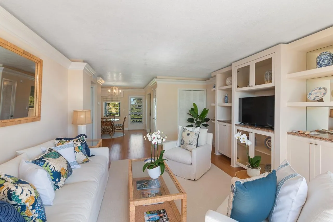 139 Sunrise Avenue, #4090