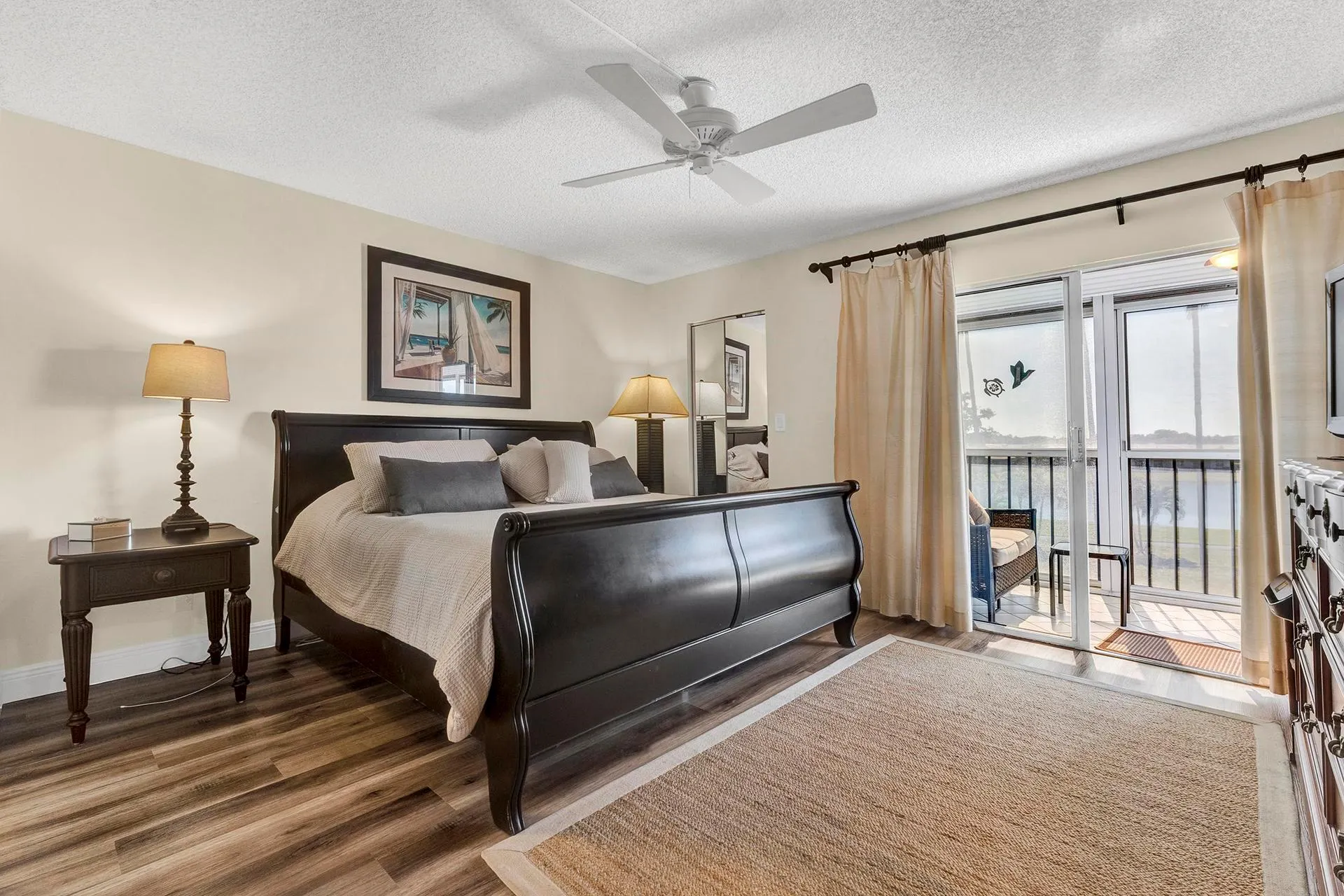 6936 Huntington Lane, #303