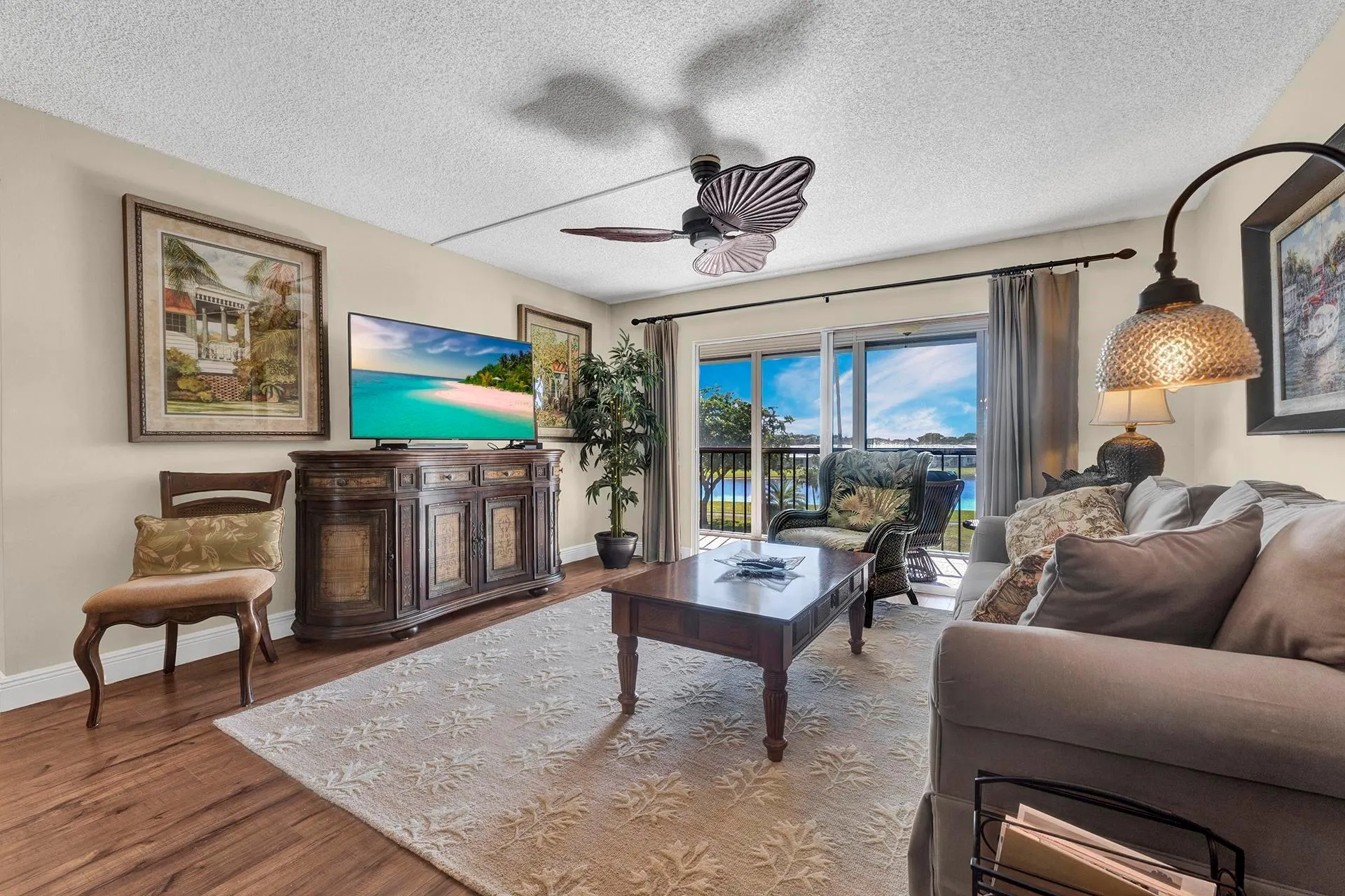 6936 Huntington Lane, #303