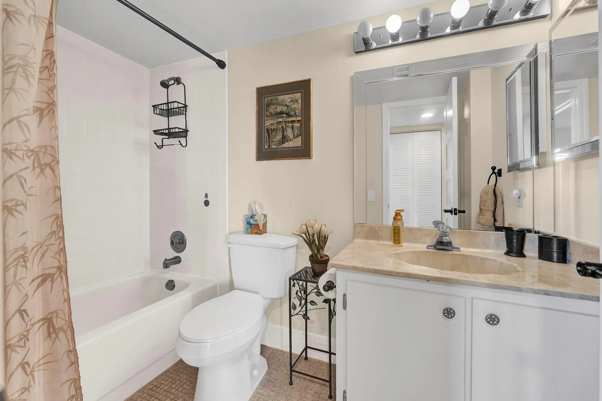 6936 Huntington Lane, #303