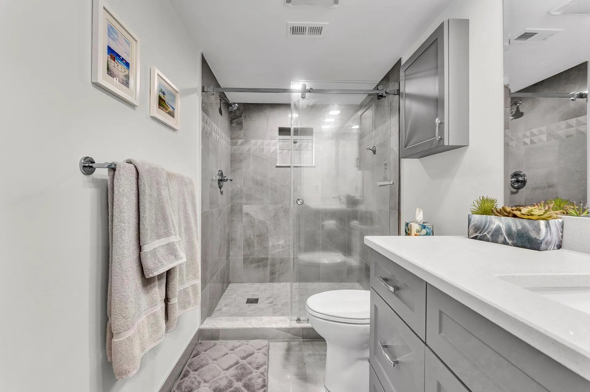 6936 Huntington Lane, #303