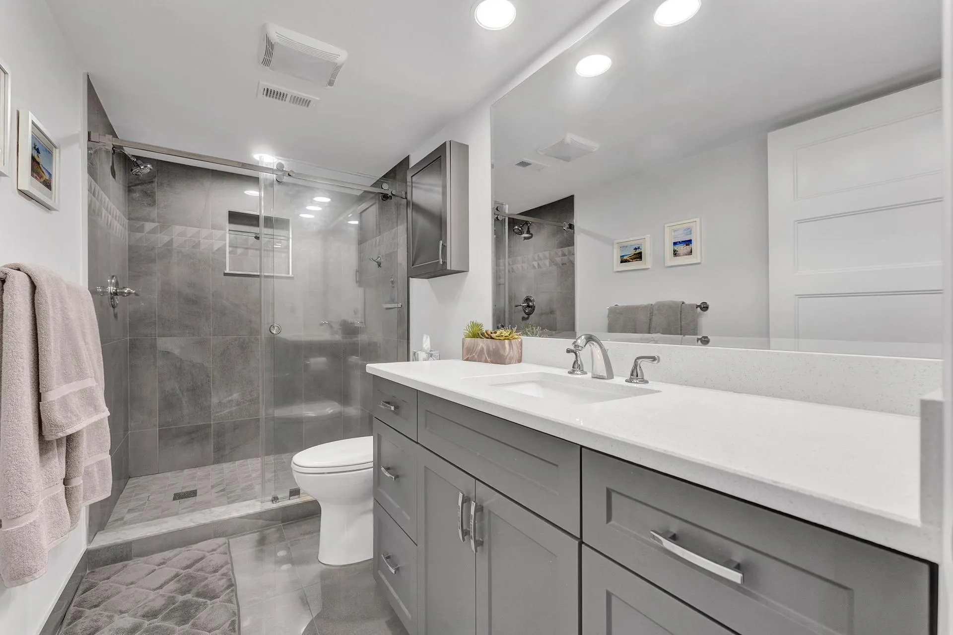 6936 Huntington Lane, #303