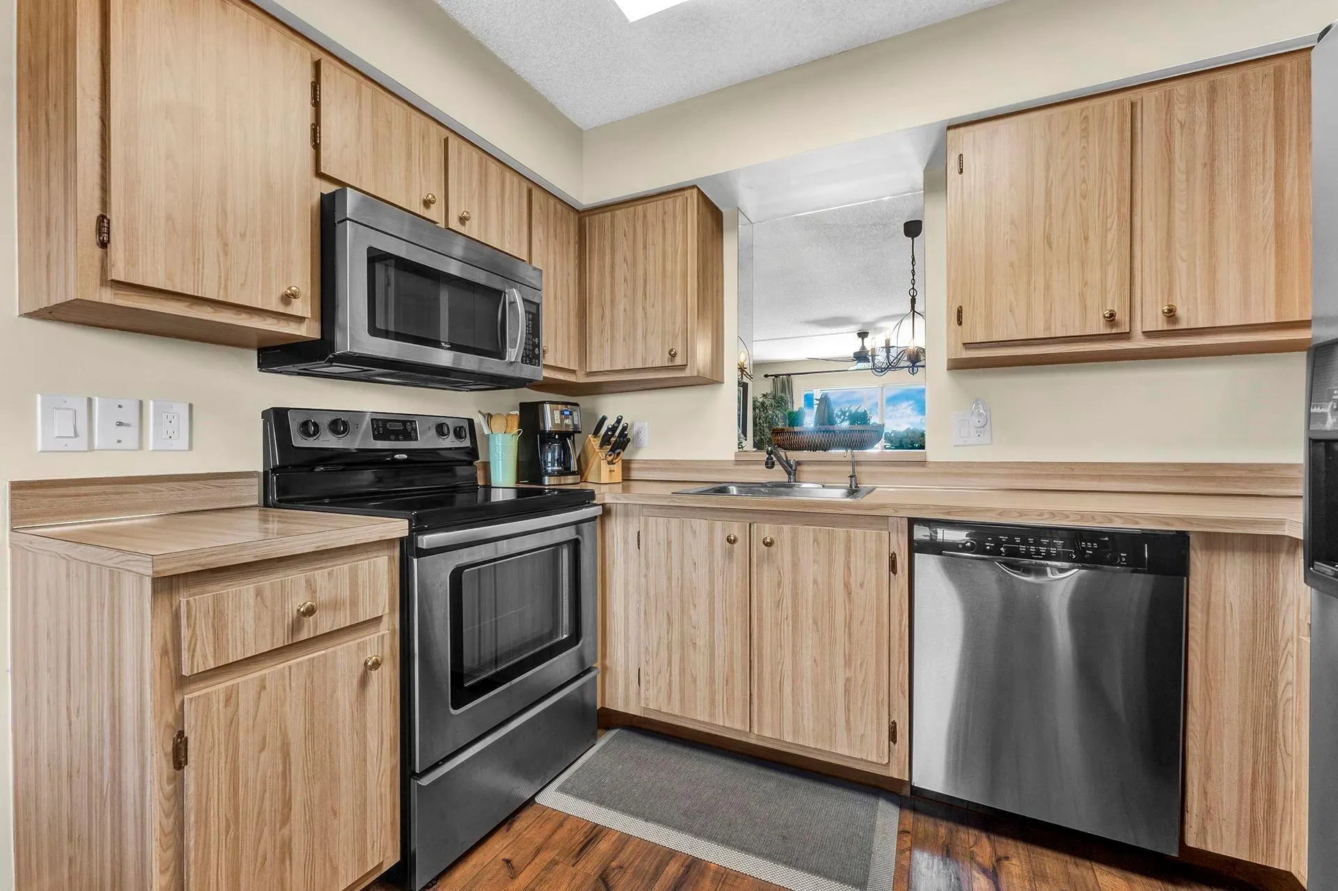 6936 Huntington Lane, #303