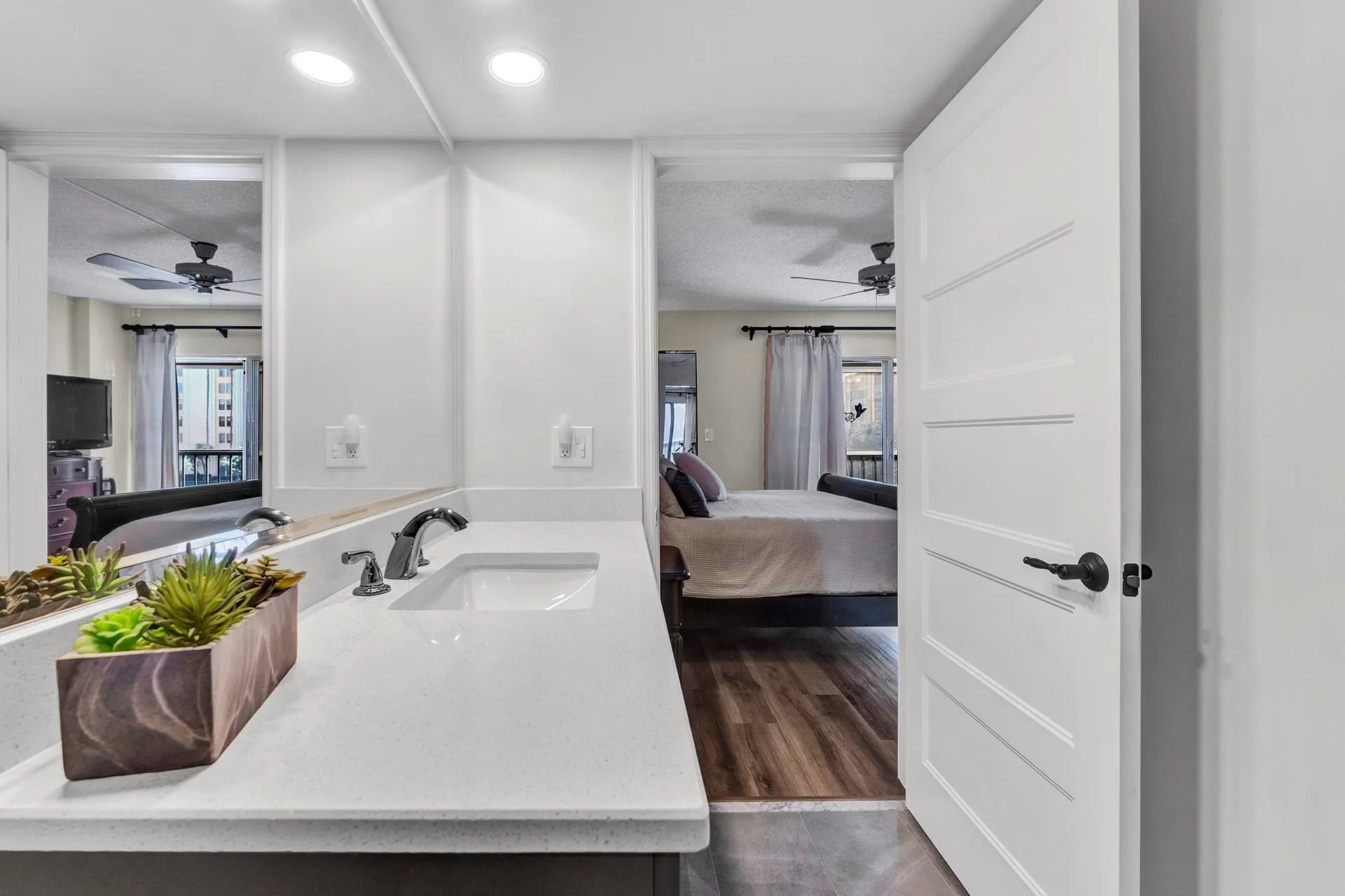 6936 Huntington Lane, #303