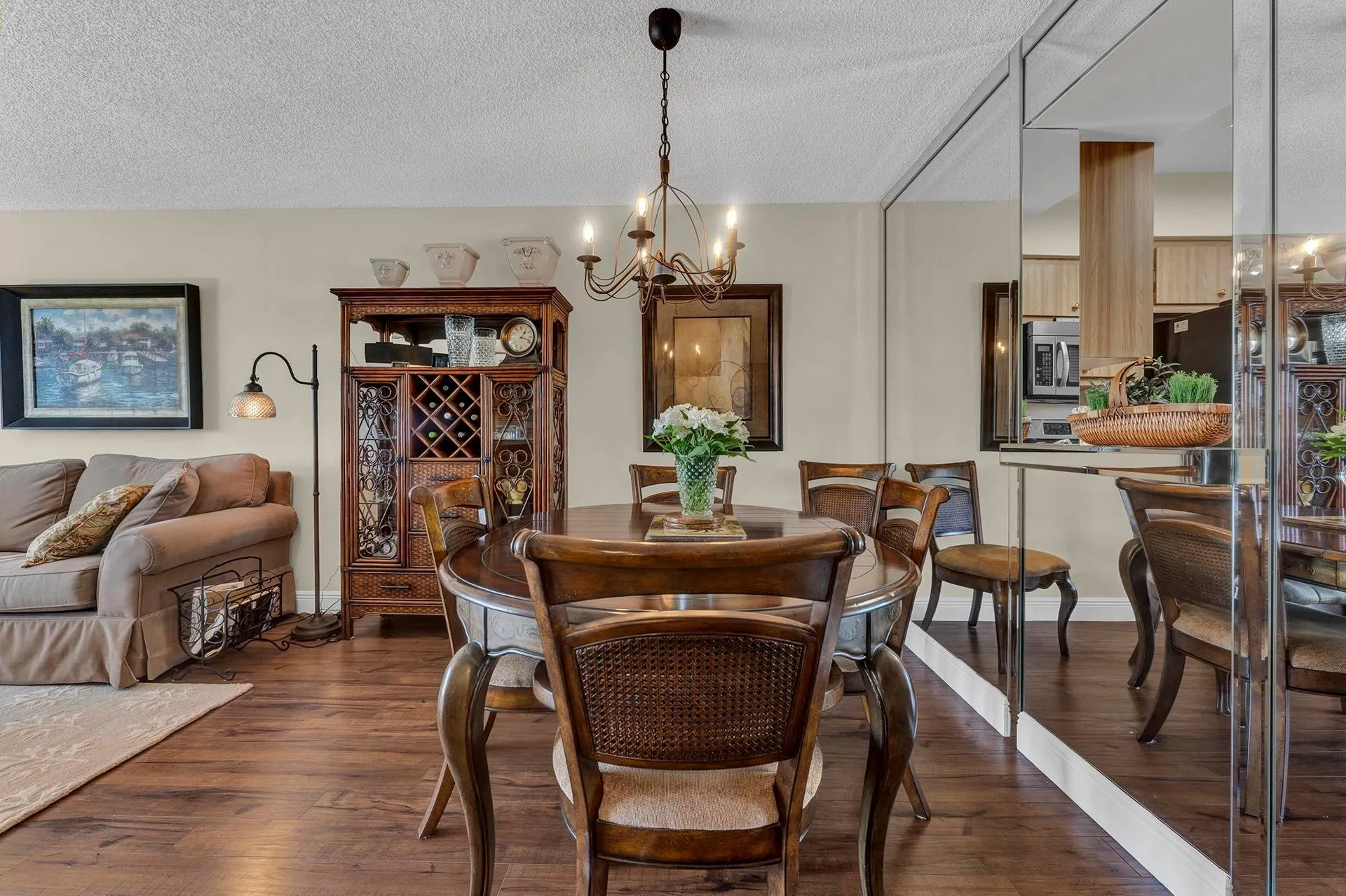 6936 Huntington Lane, #303