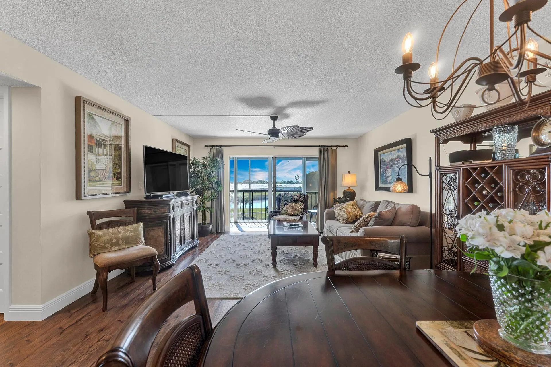 6936 Huntington Lane, #303