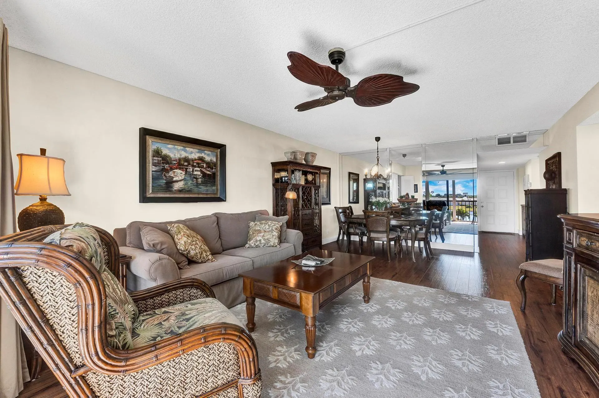 6936 Huntington Lane, #303
