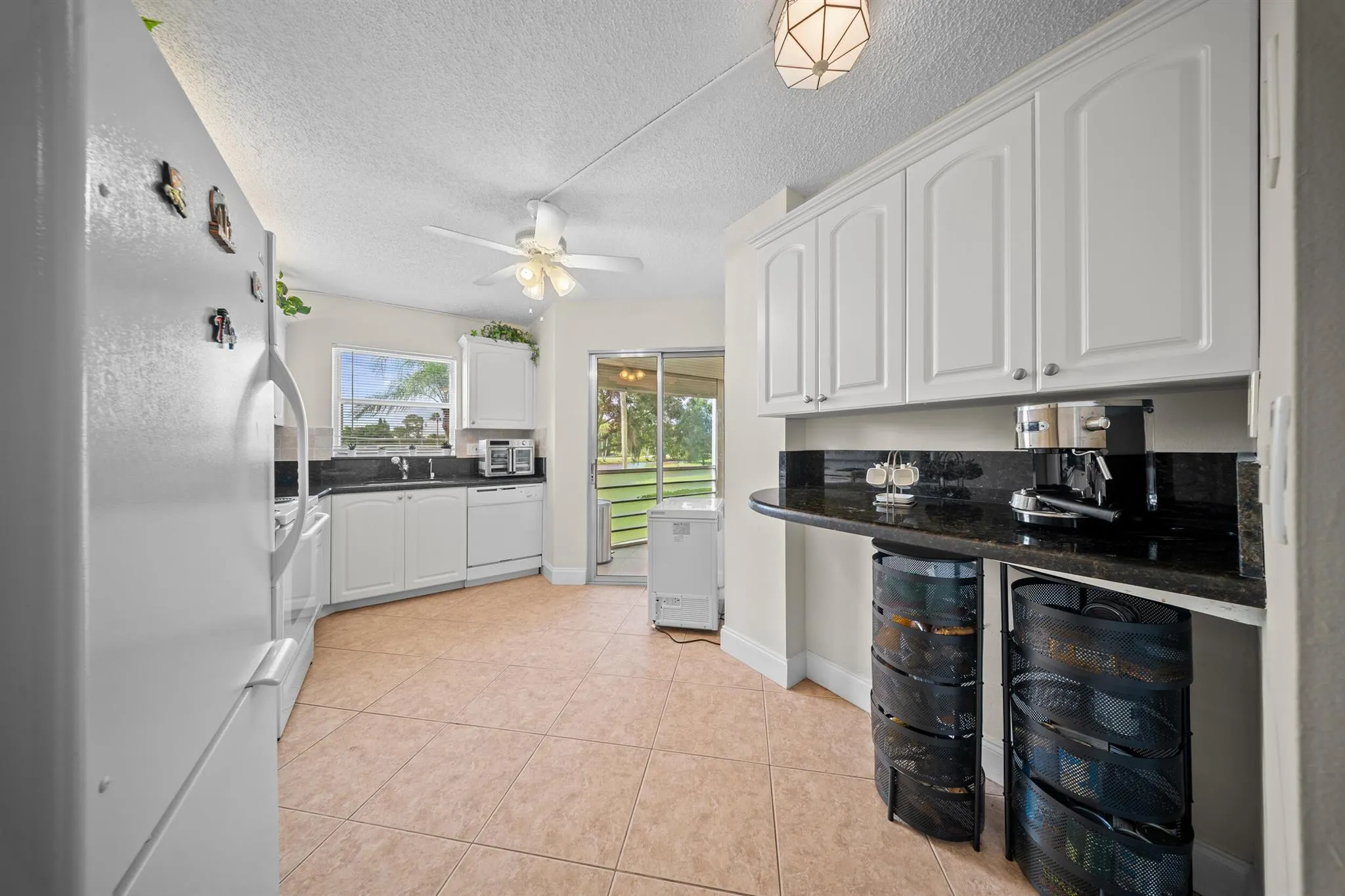 3959 Via Poinciana, #203