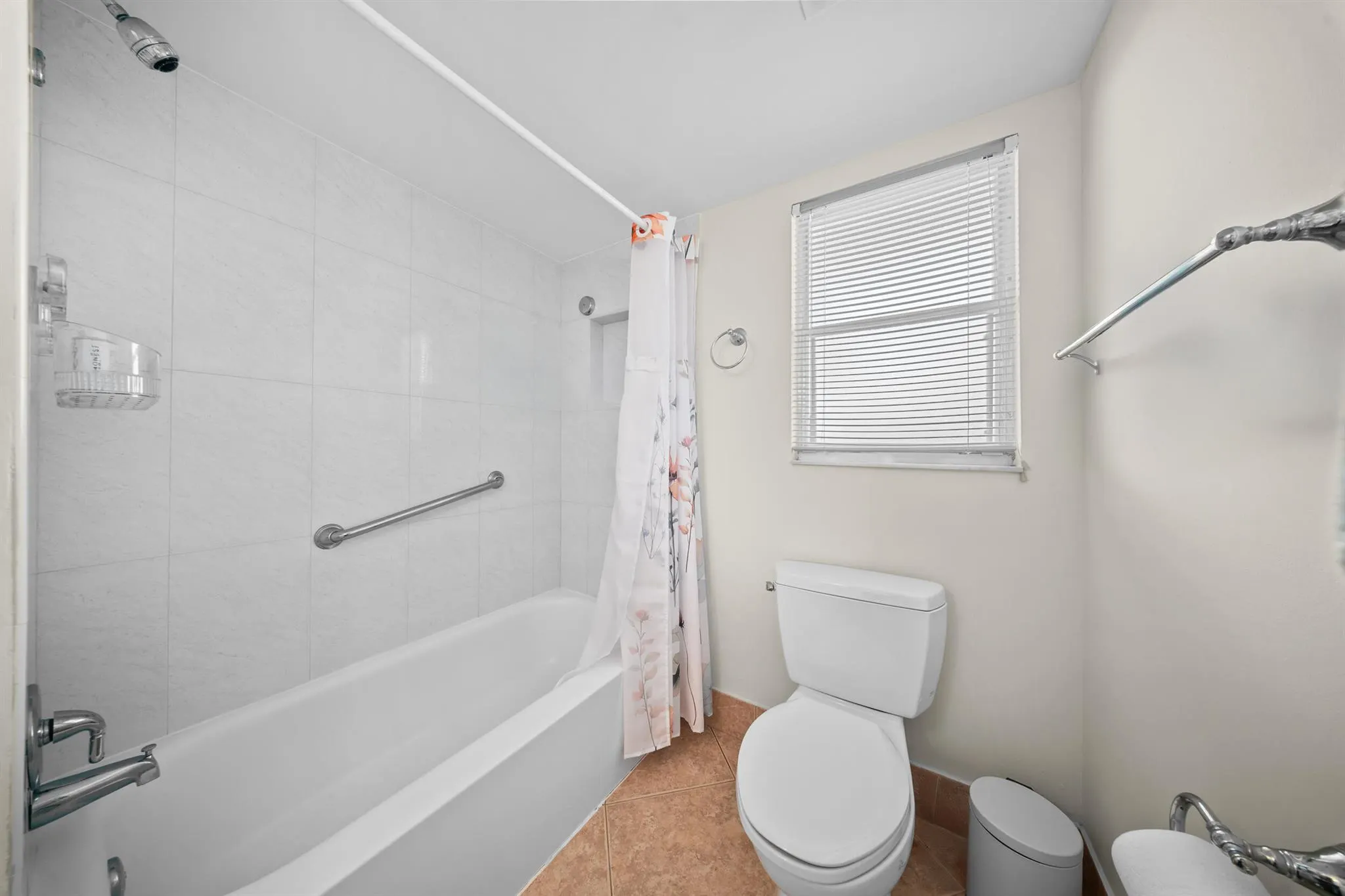 3959 Via Poinciana, #203