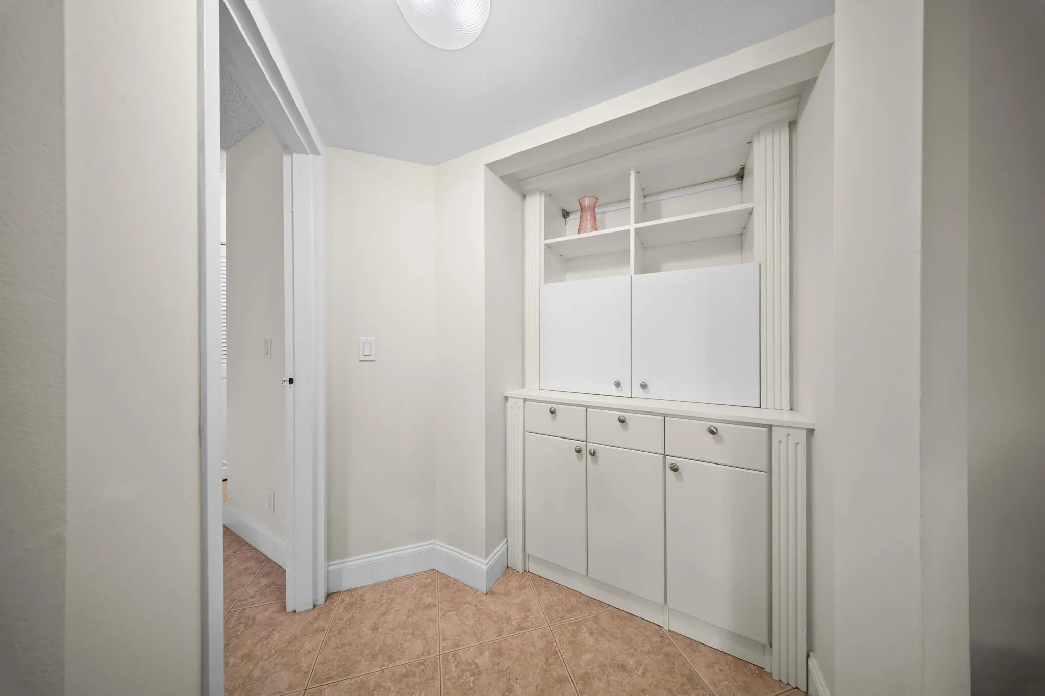 3959 Via Poinciana, #203