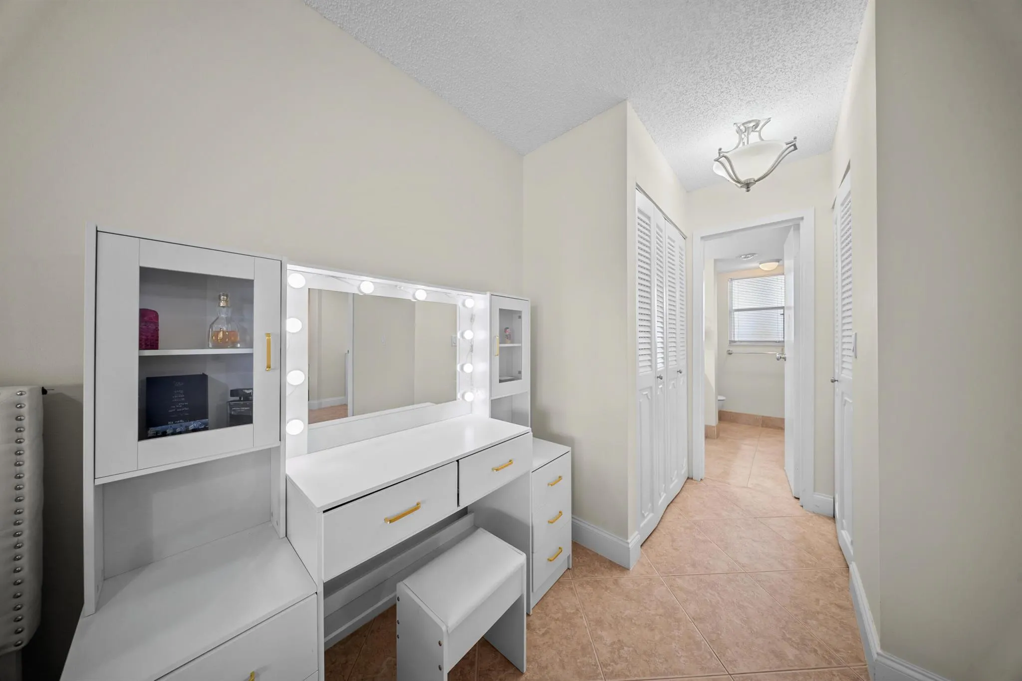 3959 Via Poinciana, #203