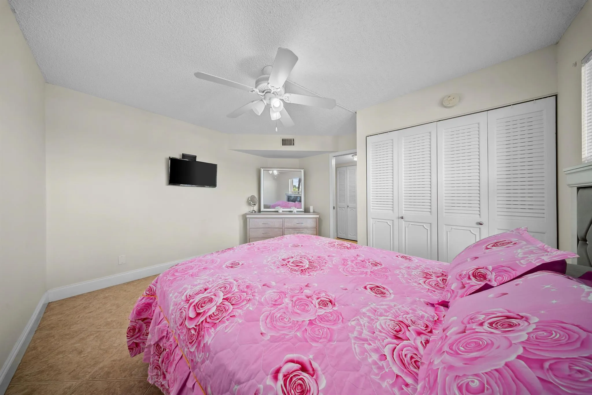 3959 Via Poinciana, #203