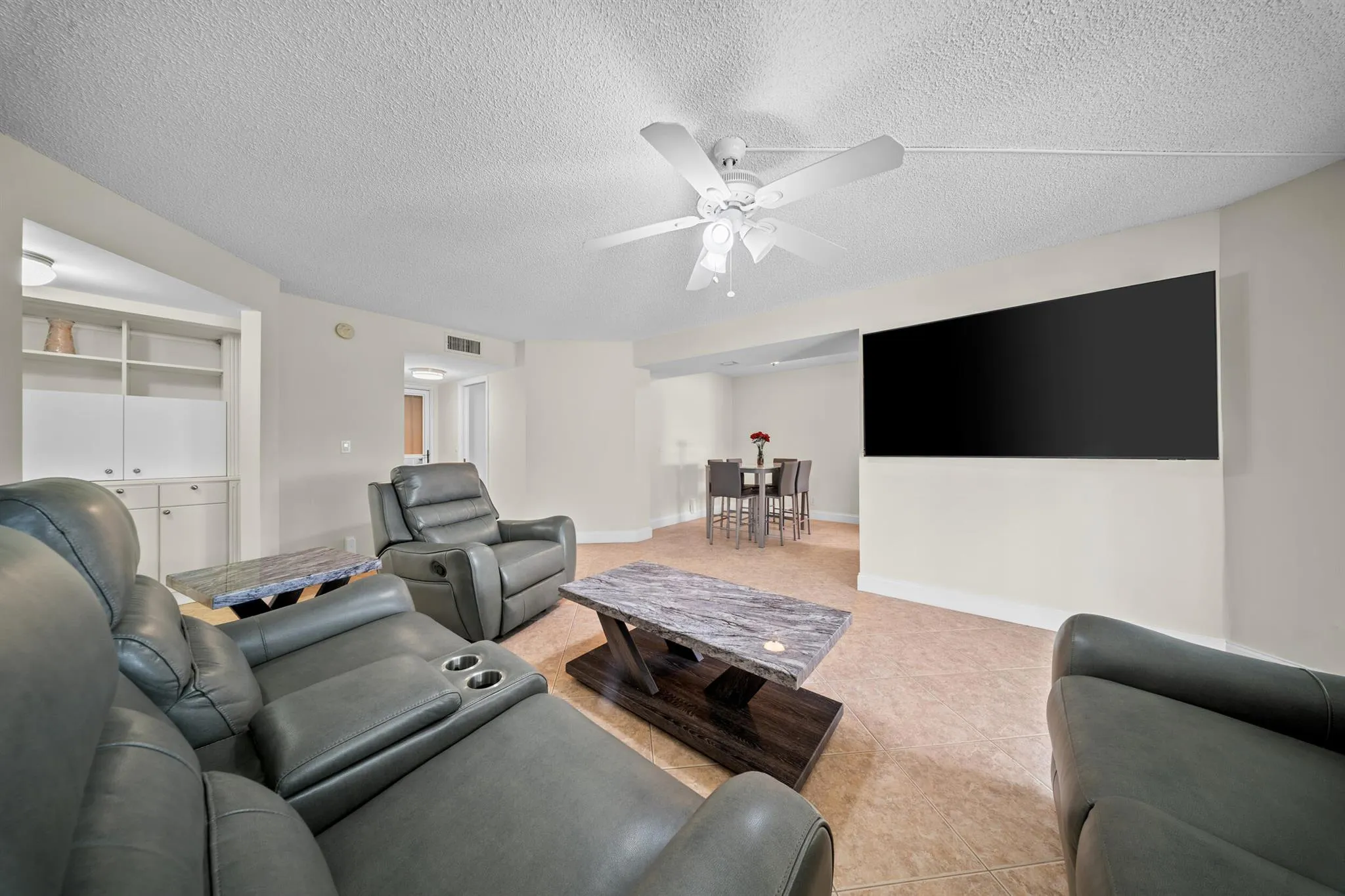 3959 Via Poinciana, #203