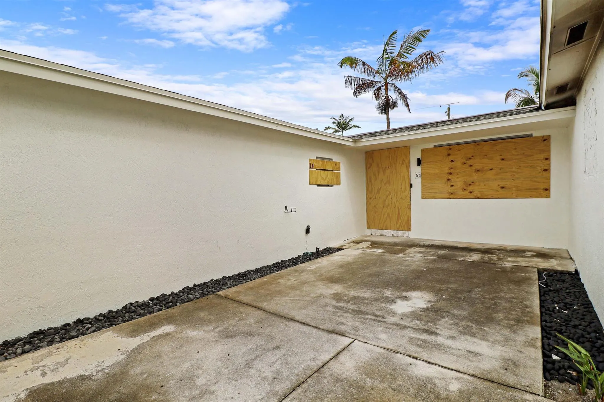 647 NE 9th Avenue