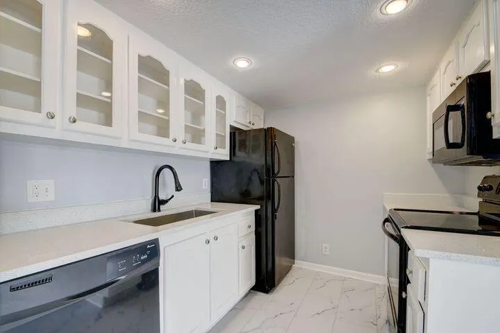 612 Executive Center Drive, #103