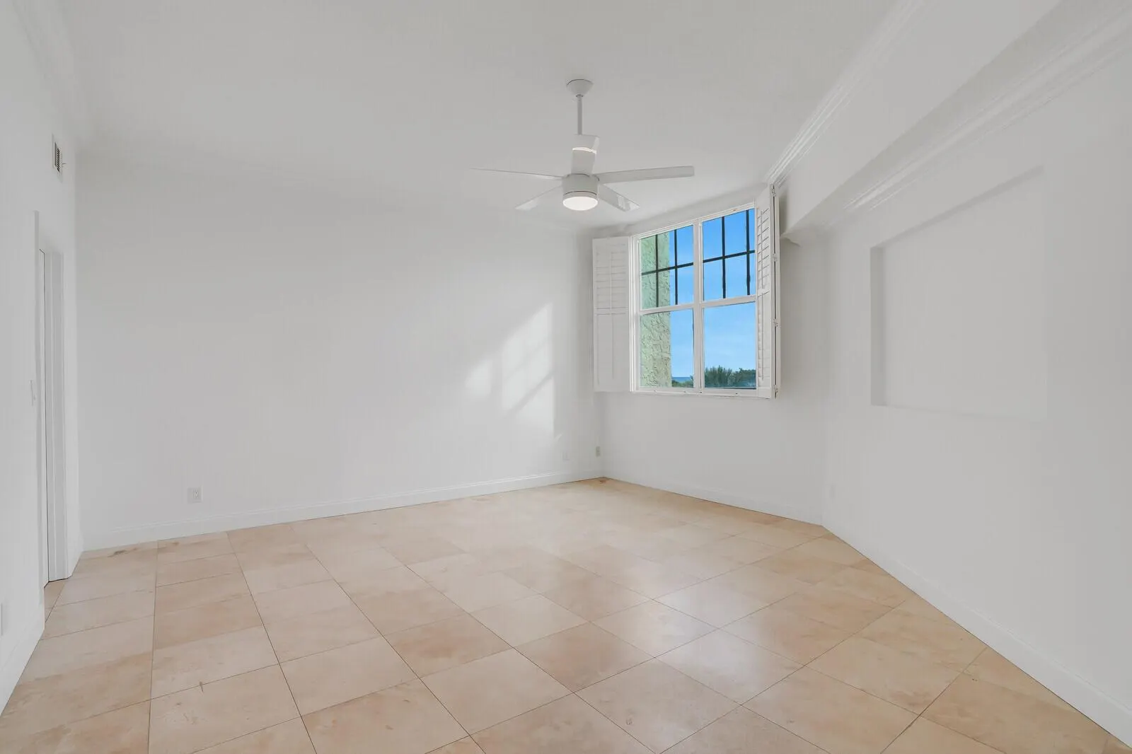 705 Mainsail Circle