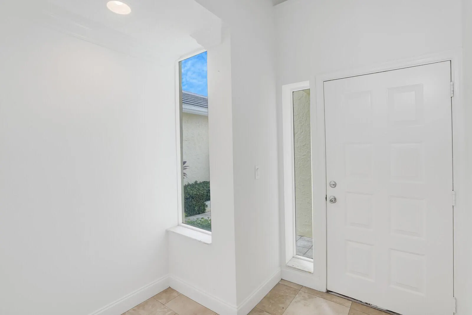 705 Mainsail Circle