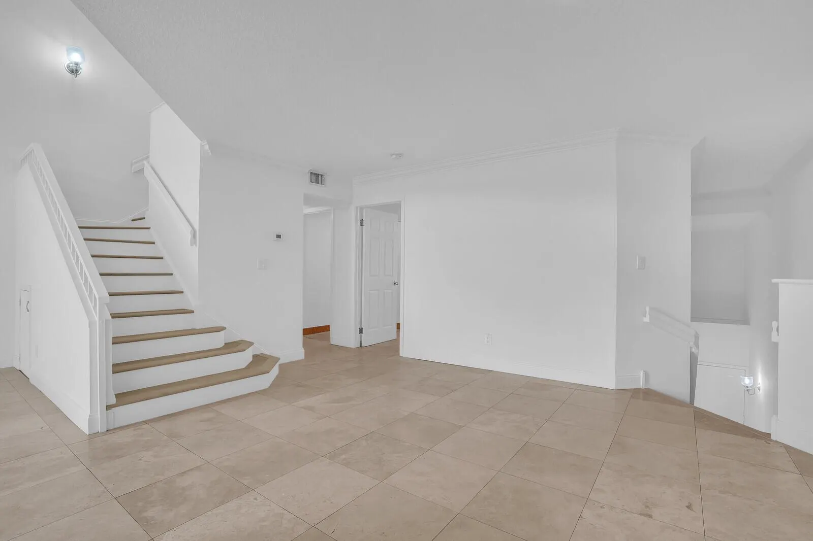 705 Mainsail Circle