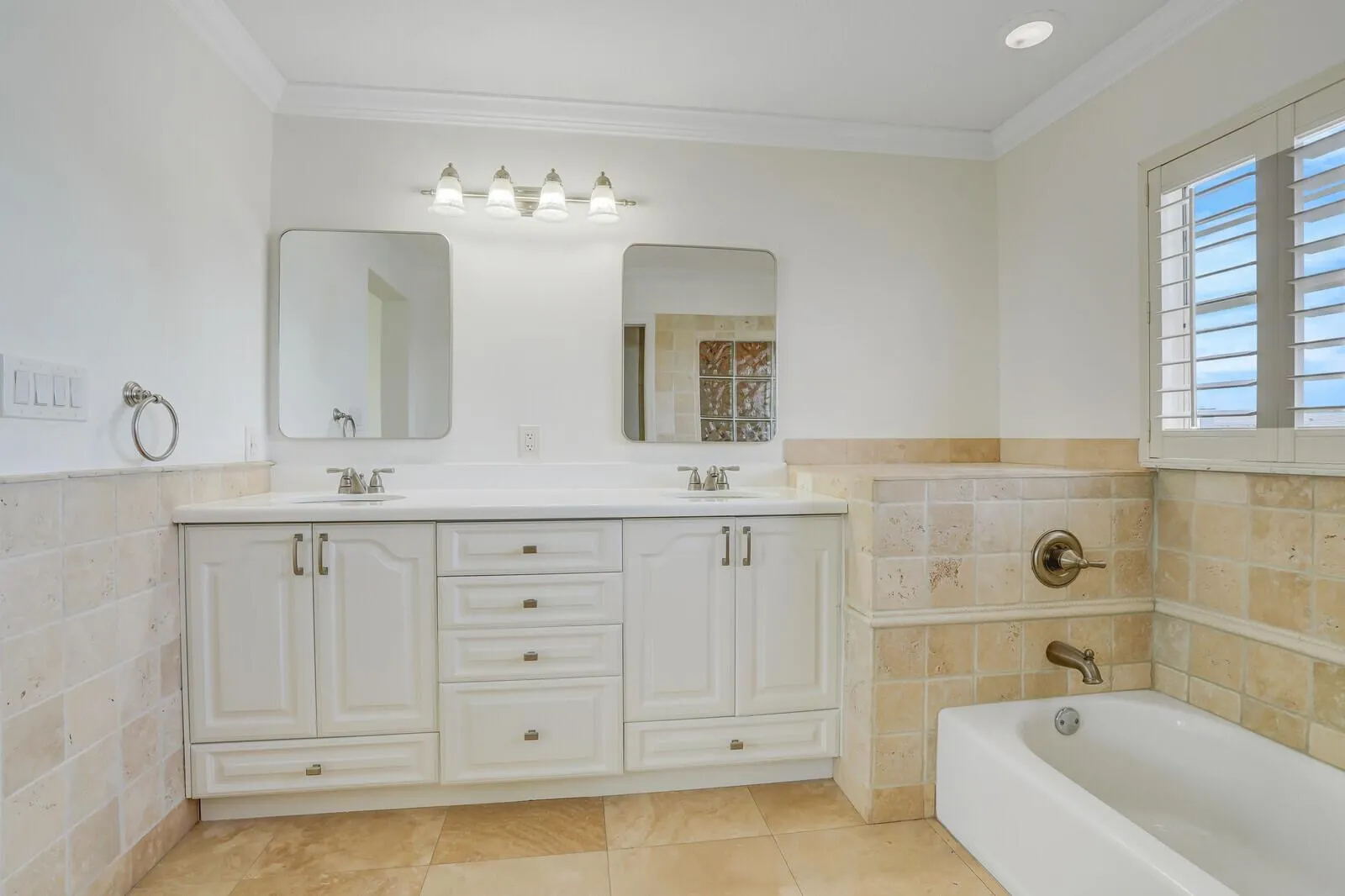 705 Mainsail Circle