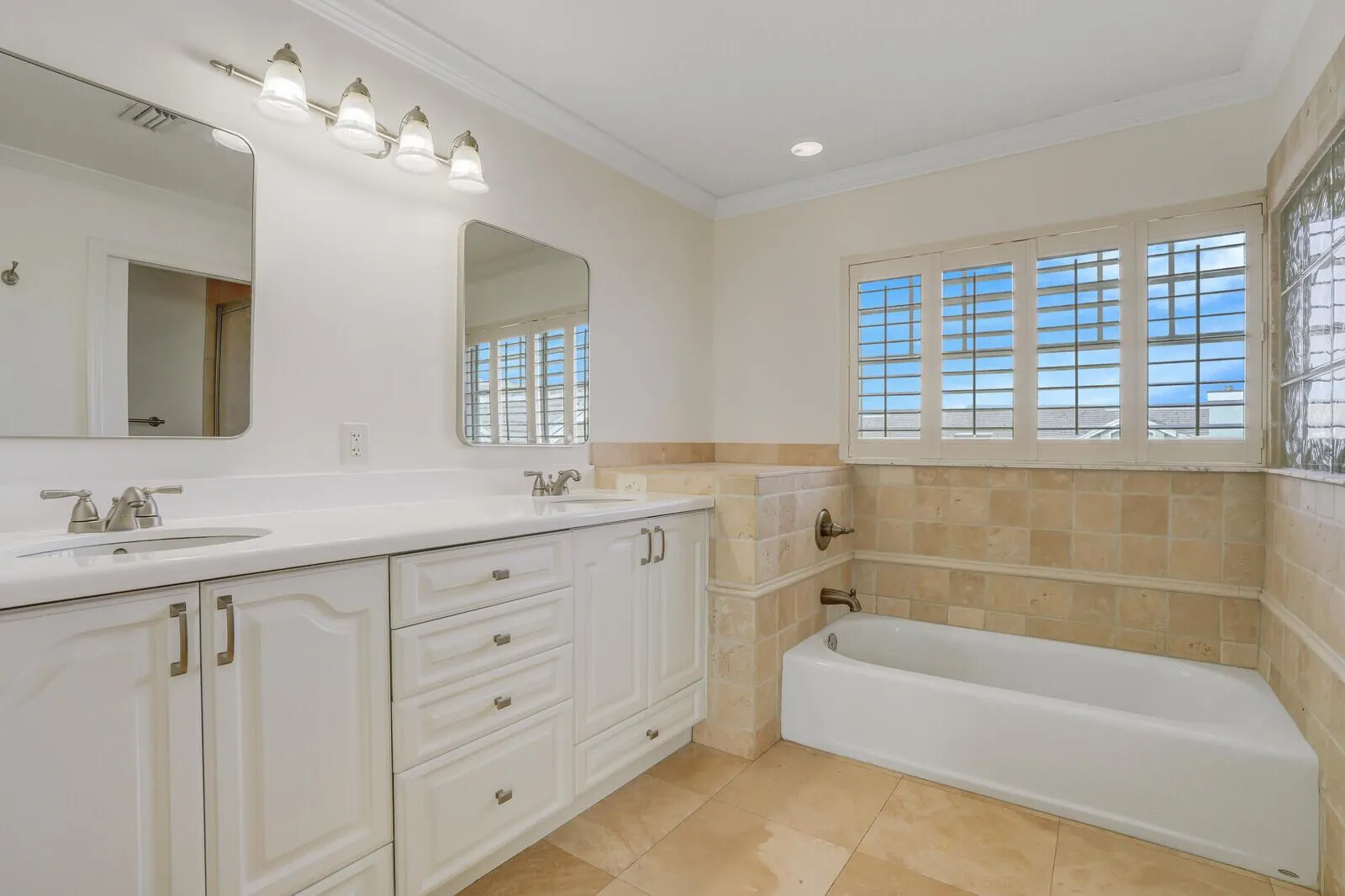705 Mainsail Circle