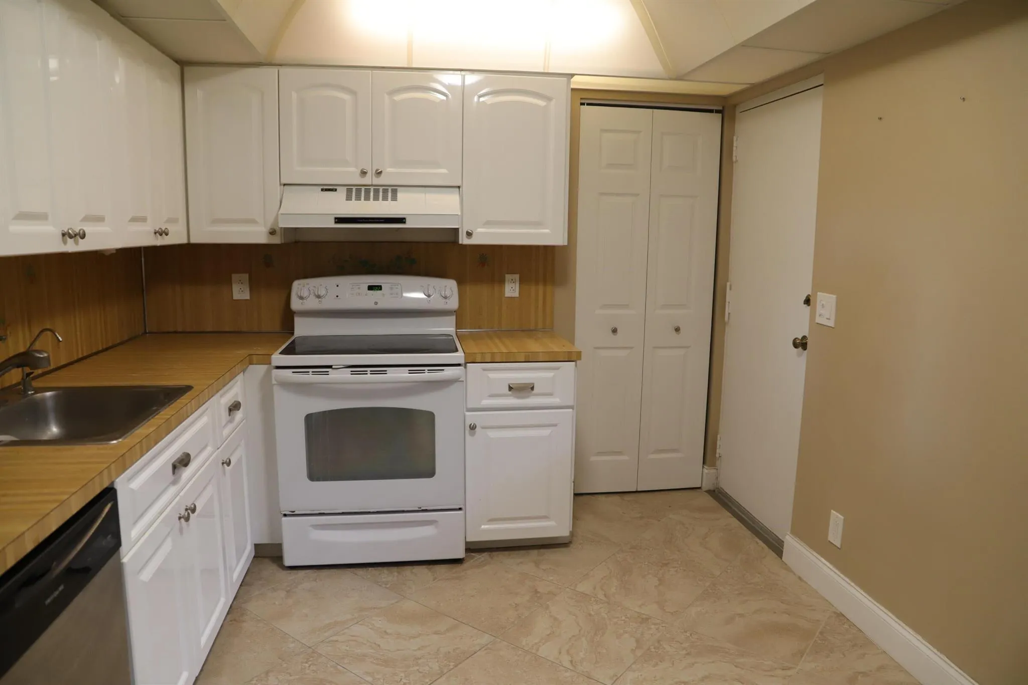 6400 NW 2nd Avenue, #423