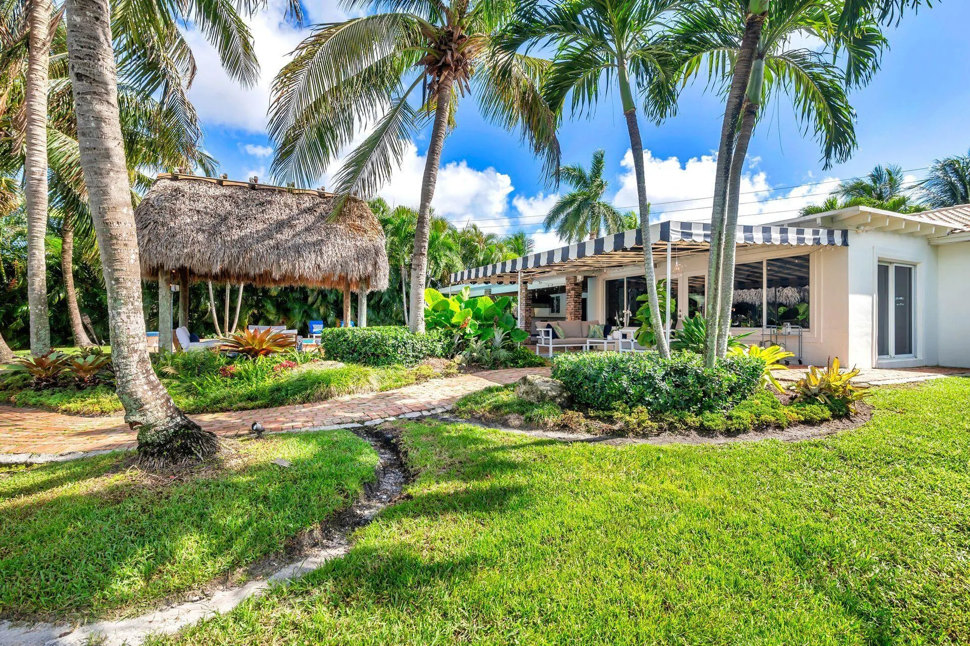 7813 Pine Tree Lane