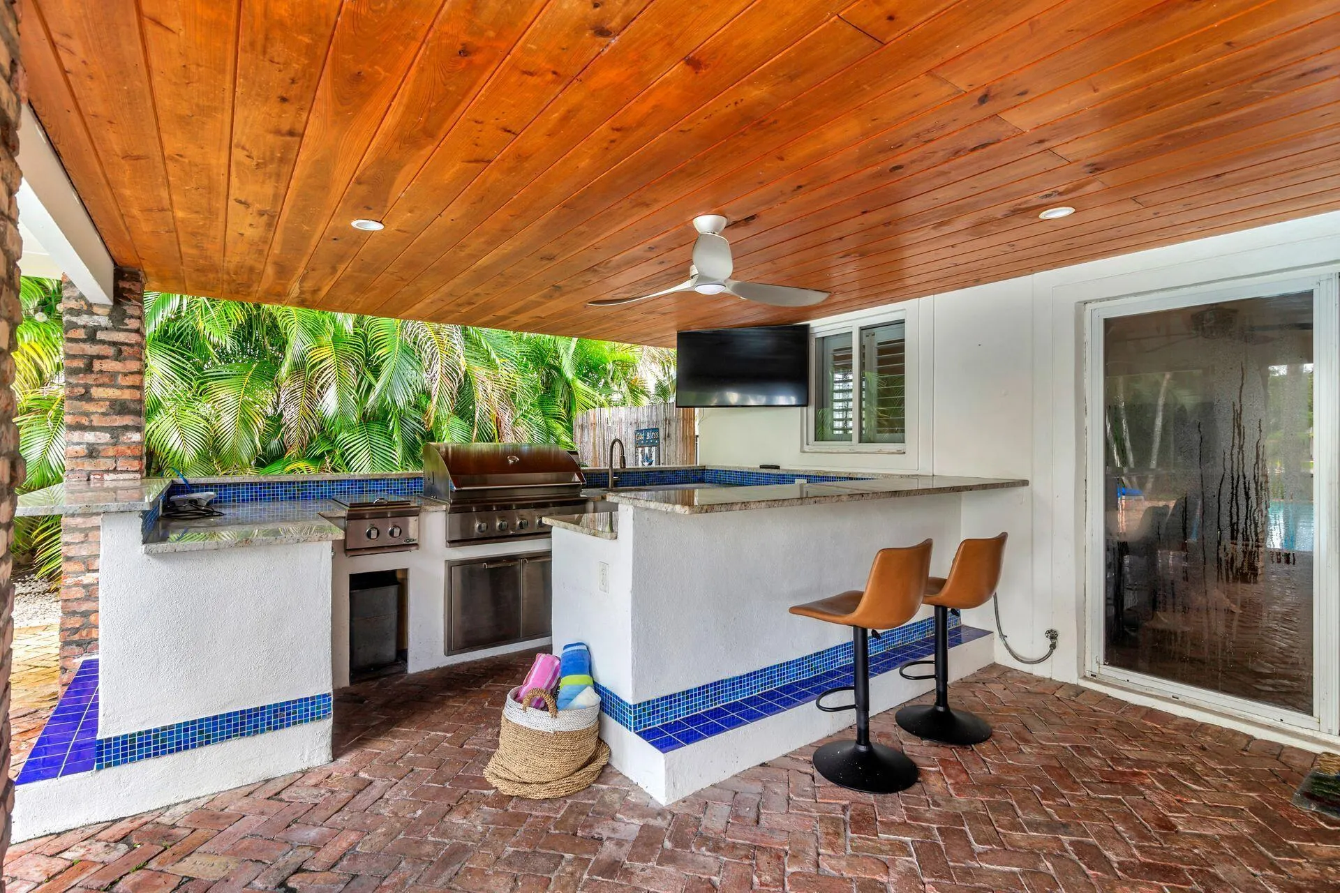7813 Pine Tree Lane