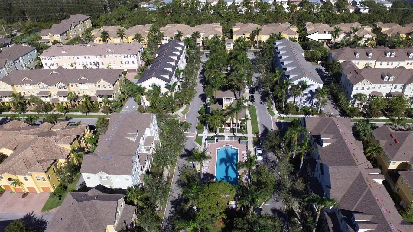 127 Seagrape Drive, #201