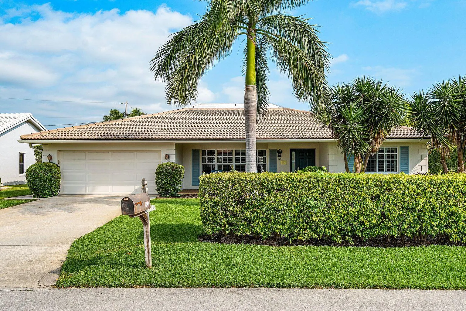 899 Barcelona Drive