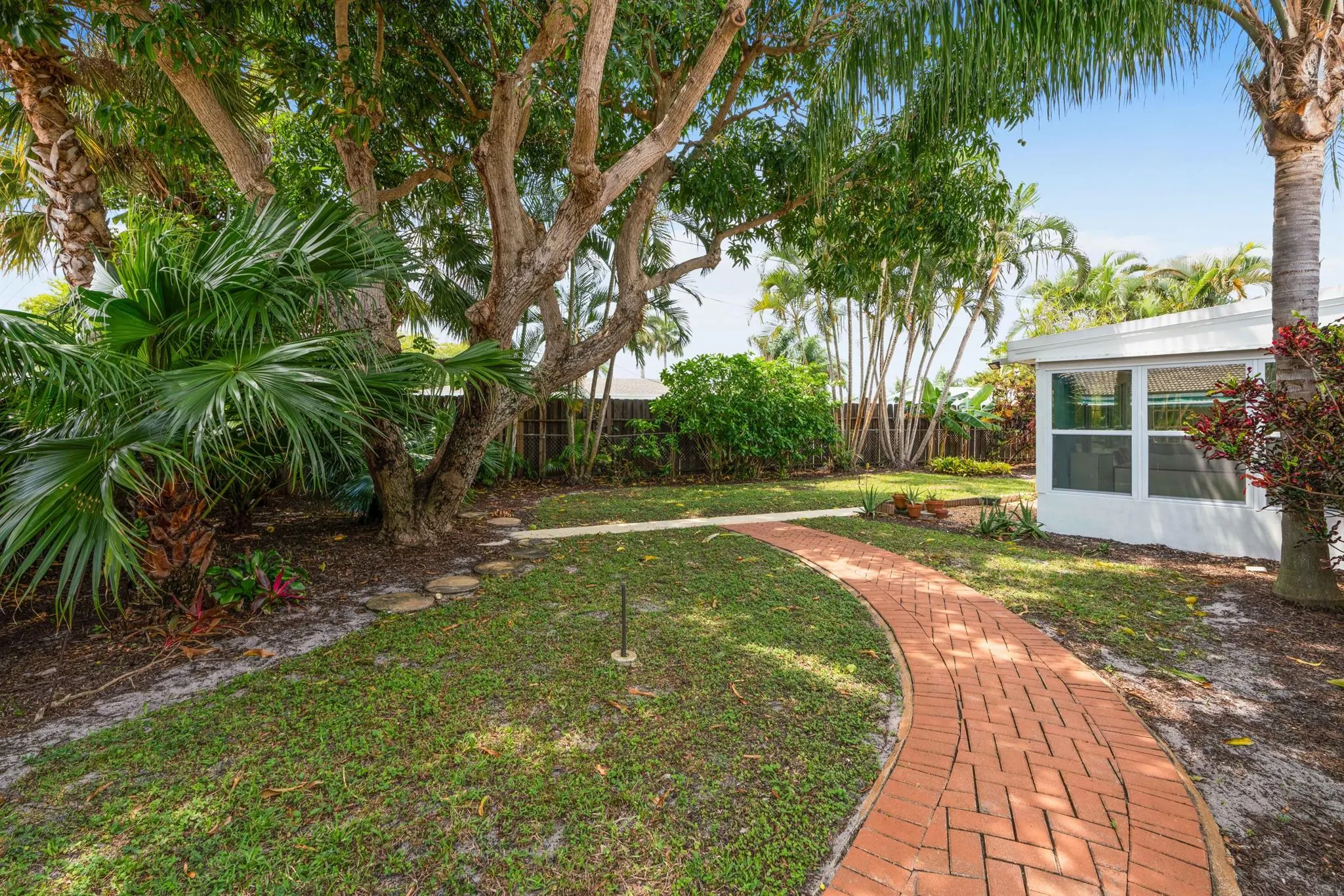 655 Kingfish Place