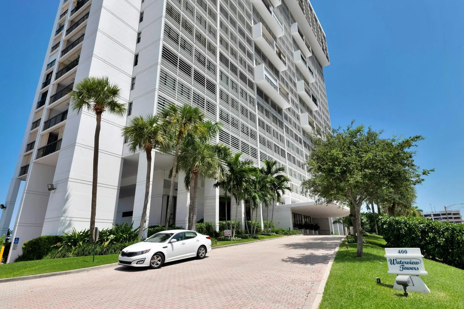 400 N Flagler Drive, #1605