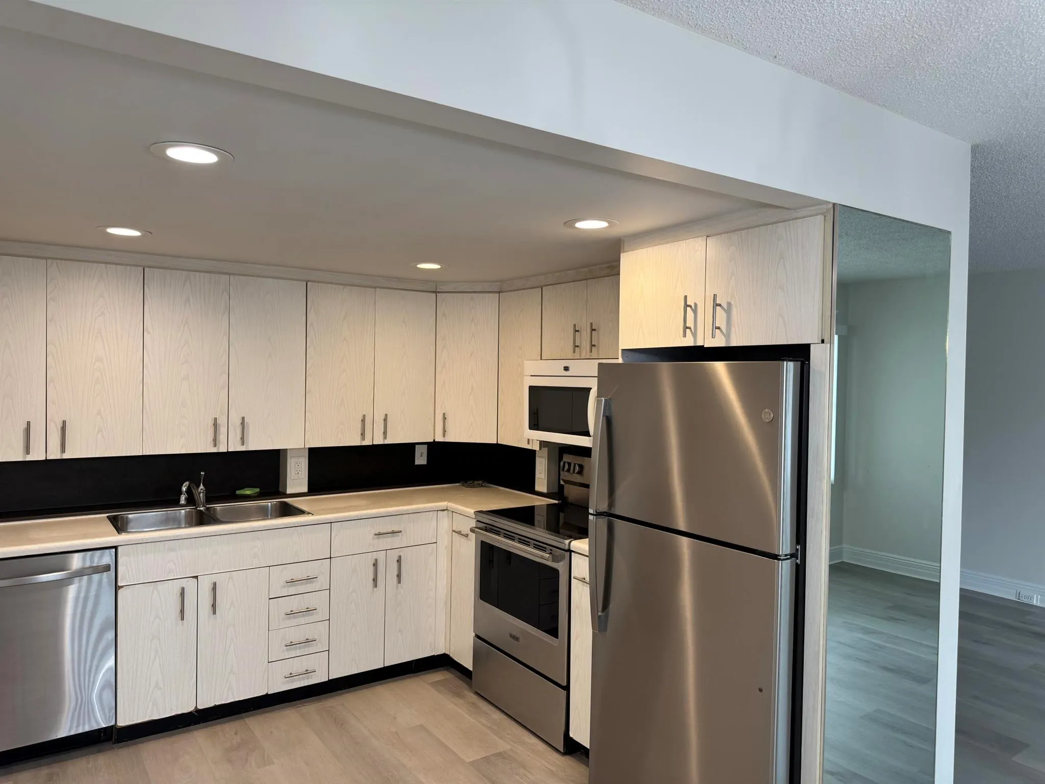 2039 Rexford, #C