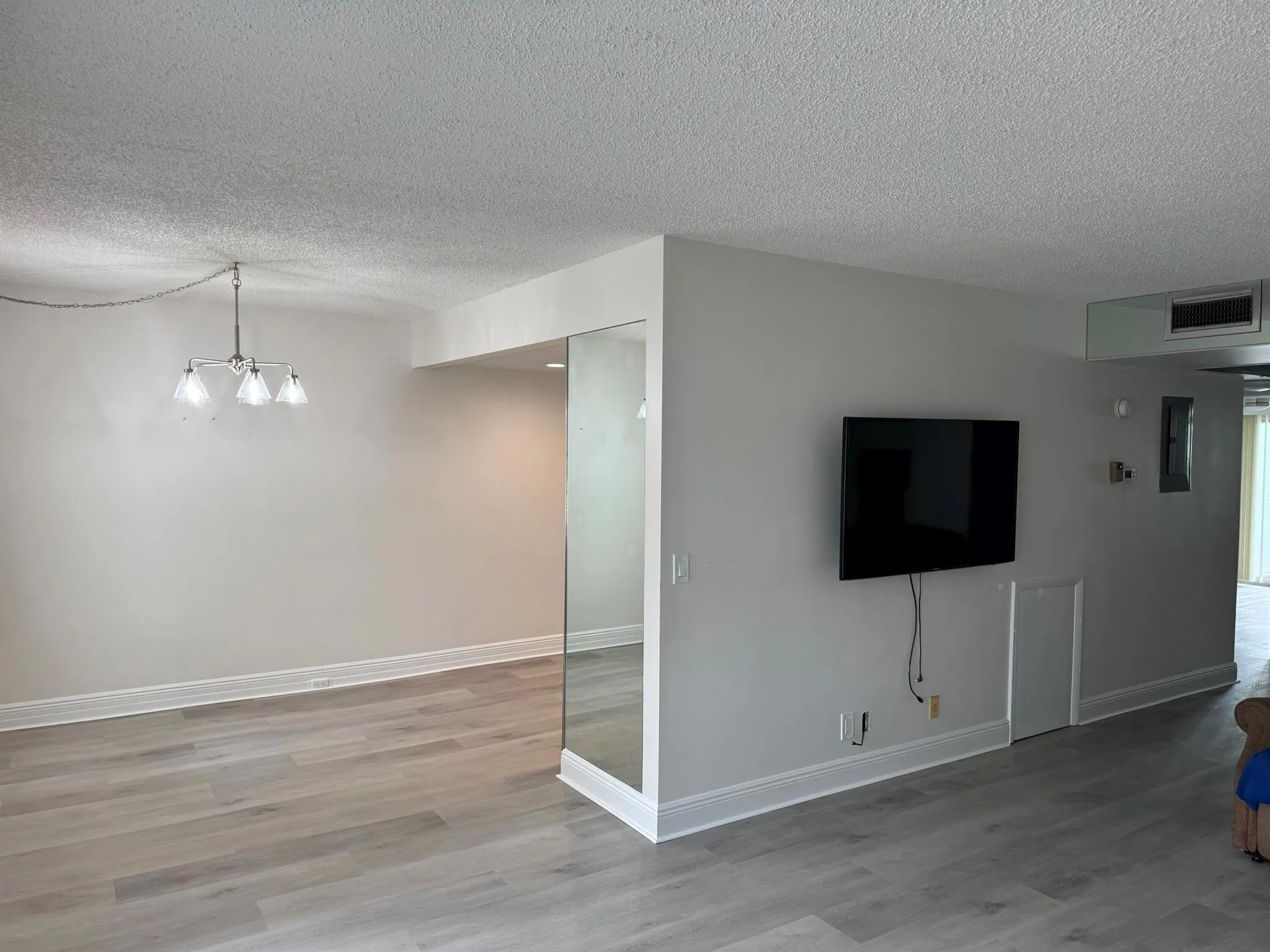 2039 Rexford, #C