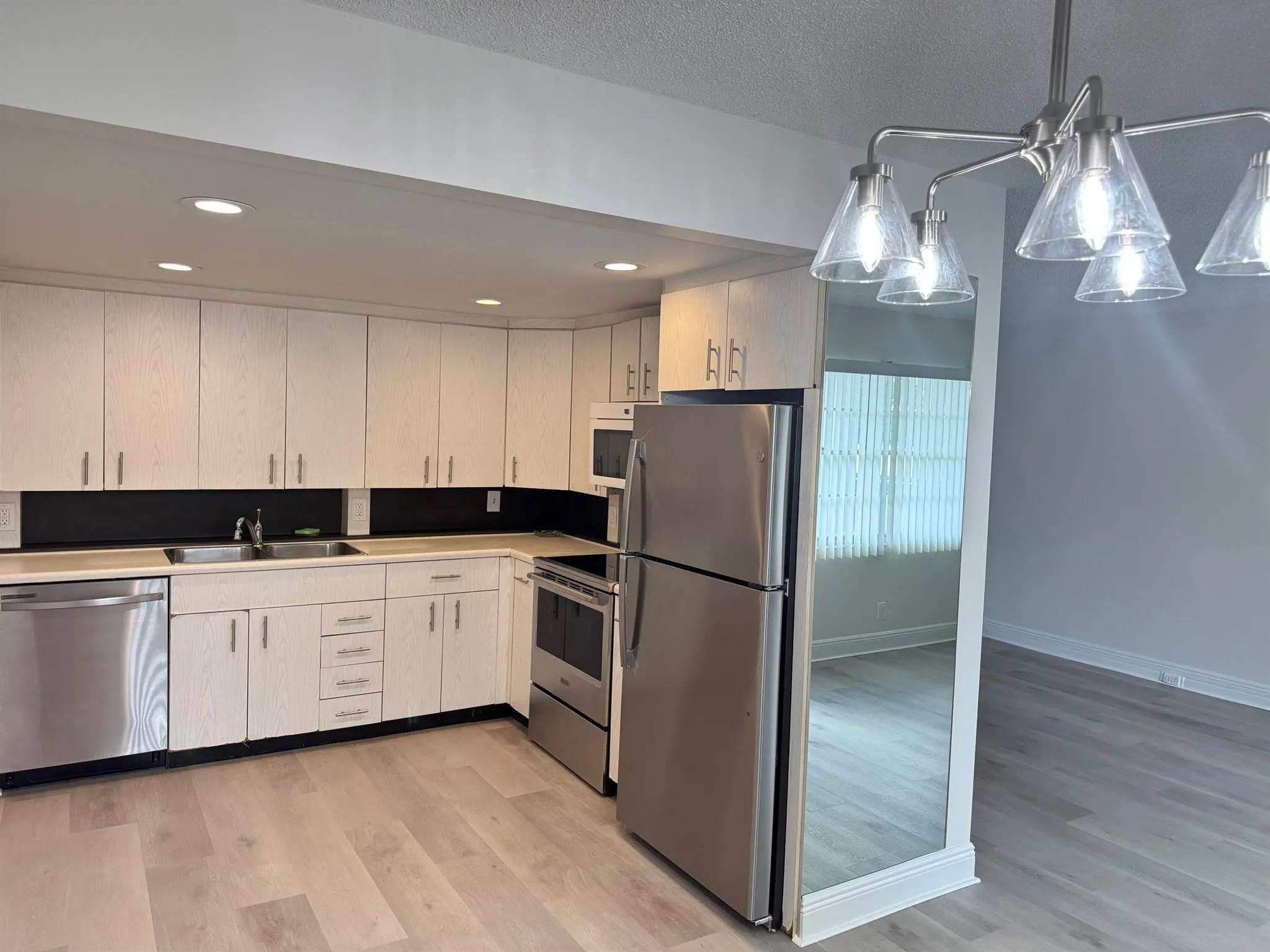 2039 Rexford, #C